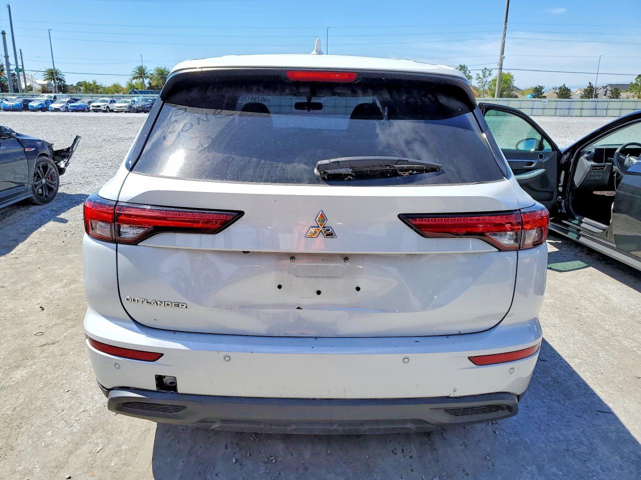 2022 Mitsubishi Outlander Es - Фото 6