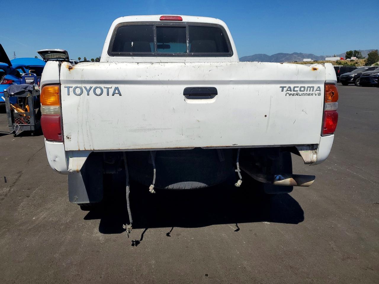 2004 Toyota Tacoma Prerunner V6 - Image 6