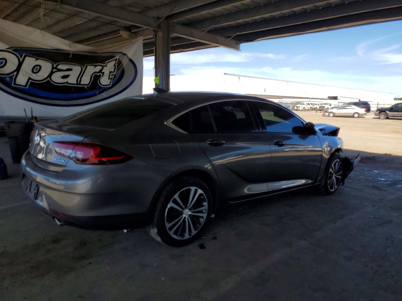 2018 Buick Regal Essence - Фото 3