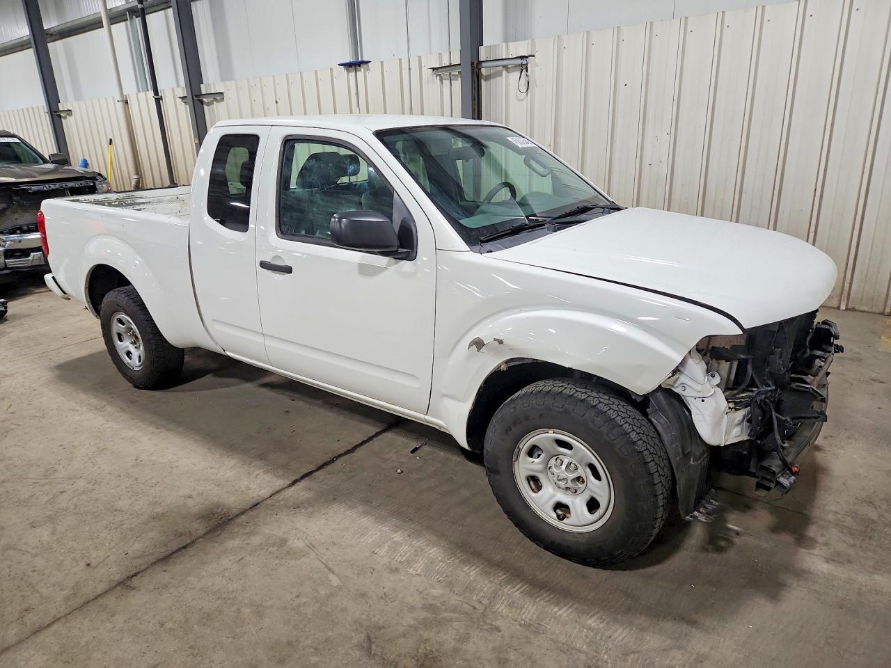 2017 Nissan Frontier S - Image 4