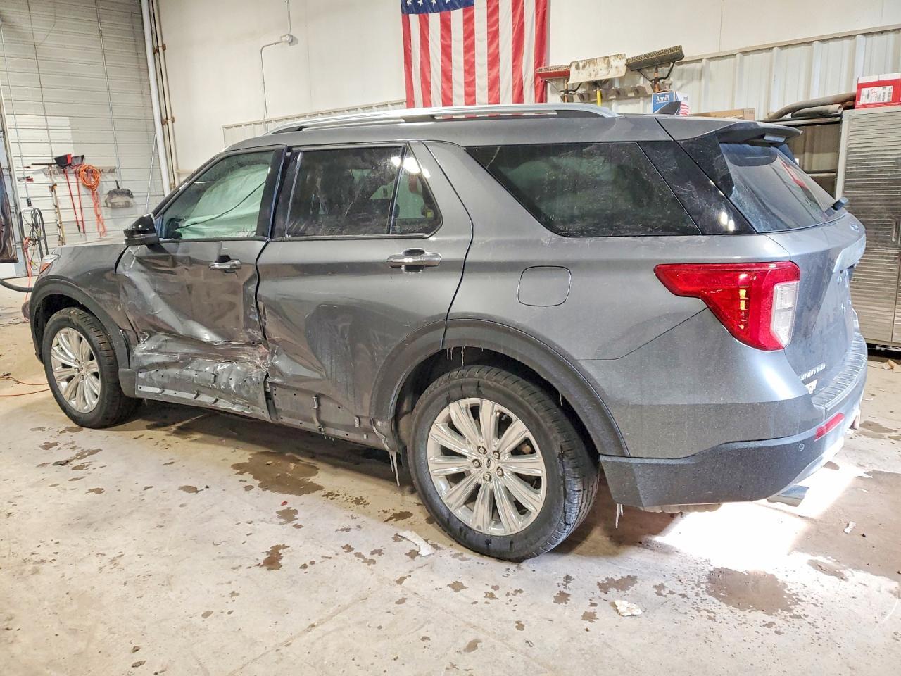 2021 Ford Explorer Limited - Image 2