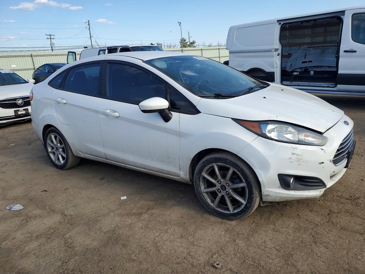 2019 Ford Fiesta Se - Фото 4