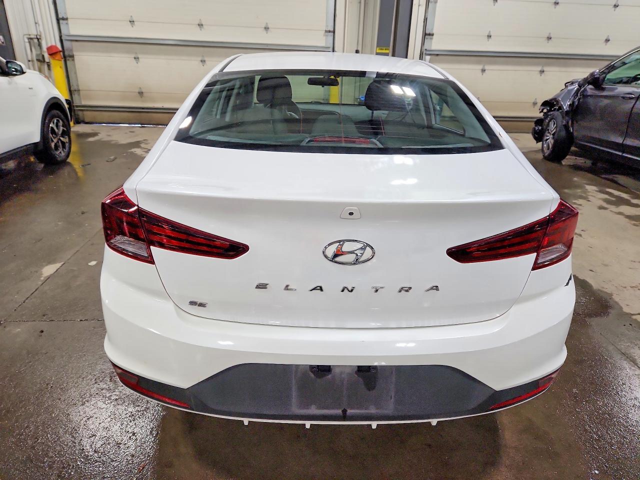 2020 Hyundai Elantra Se - Image 6