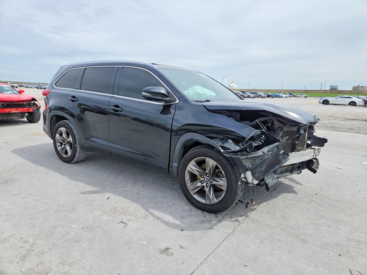 2018 Toyota Highlander Limited Platinum - Image 4