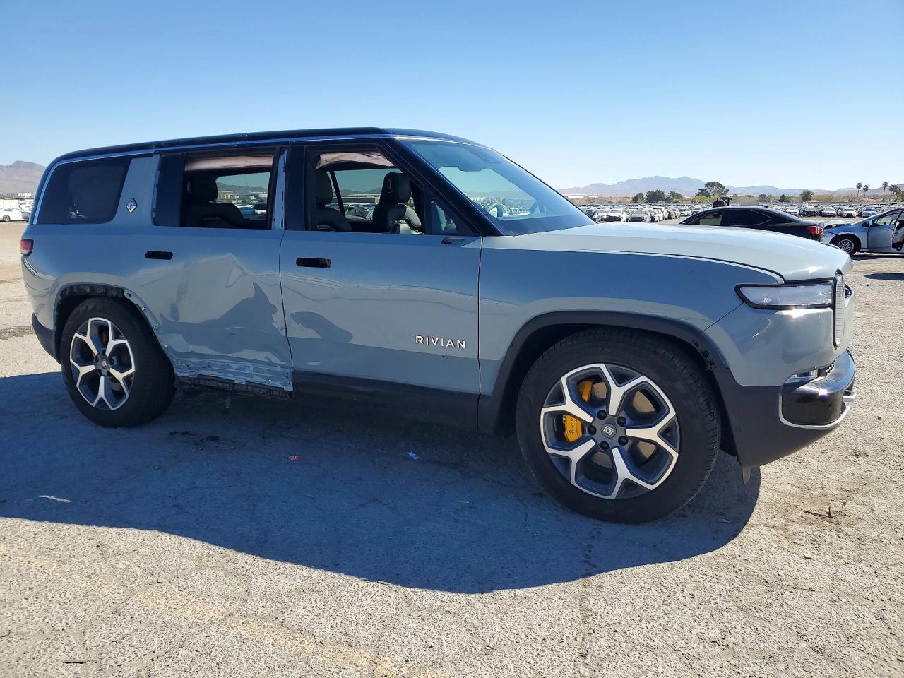 2024 Rivian R1S Adventure - Фото 4