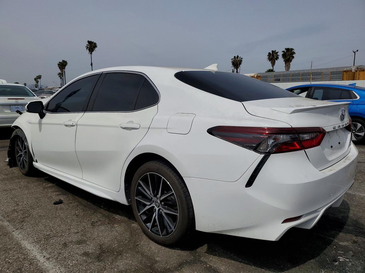2024 Toyota Camry Se - Фото 2