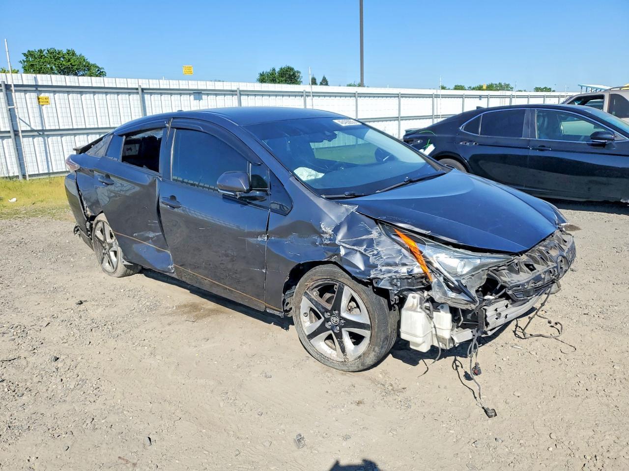 2018 Toyota Prius Three Touring - Фото 4