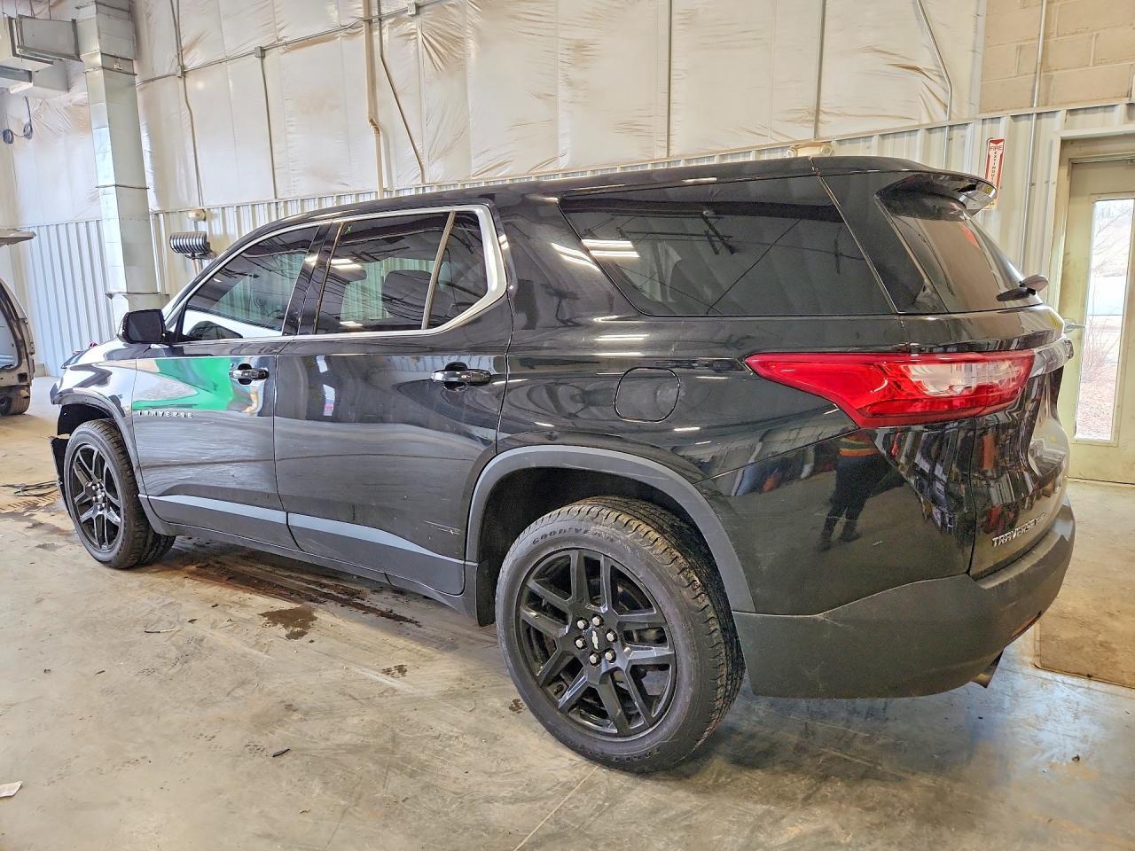 2018 Chevrolet Traverse Ls - Фото 2