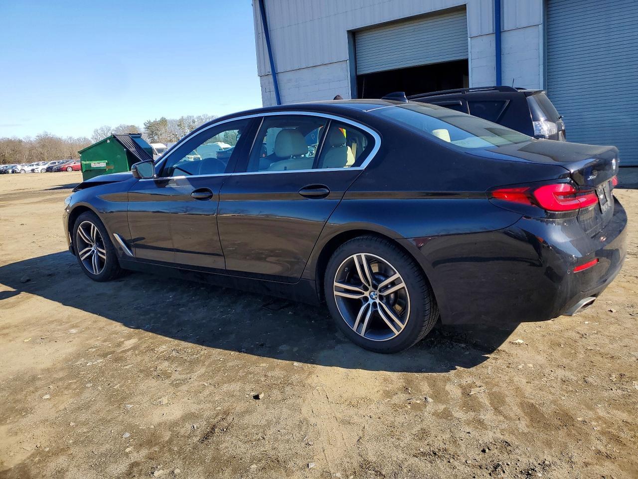 2022 BMW 530 Xi - Фото 2