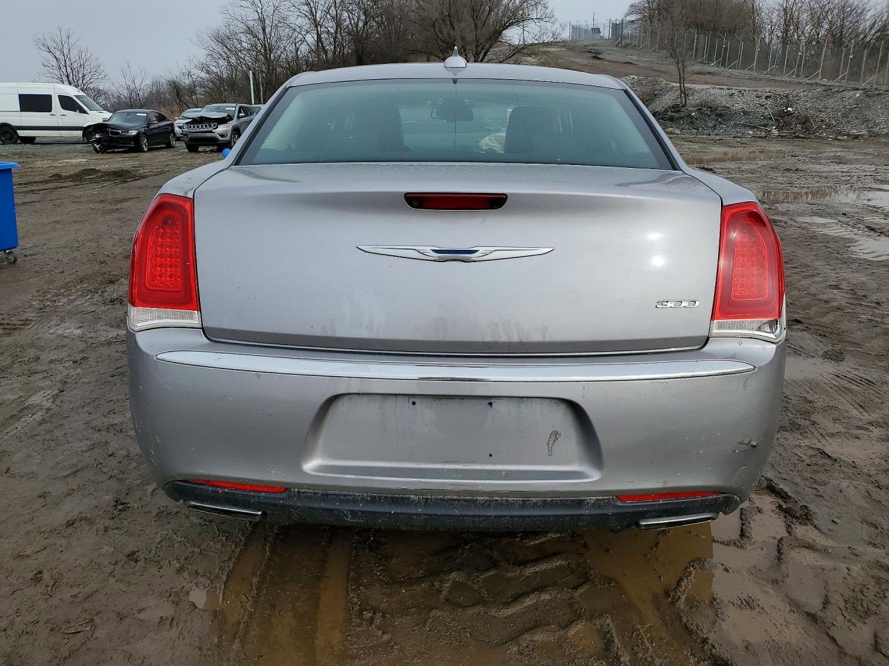 2018 Chrysler 300 Limited - Фото 6