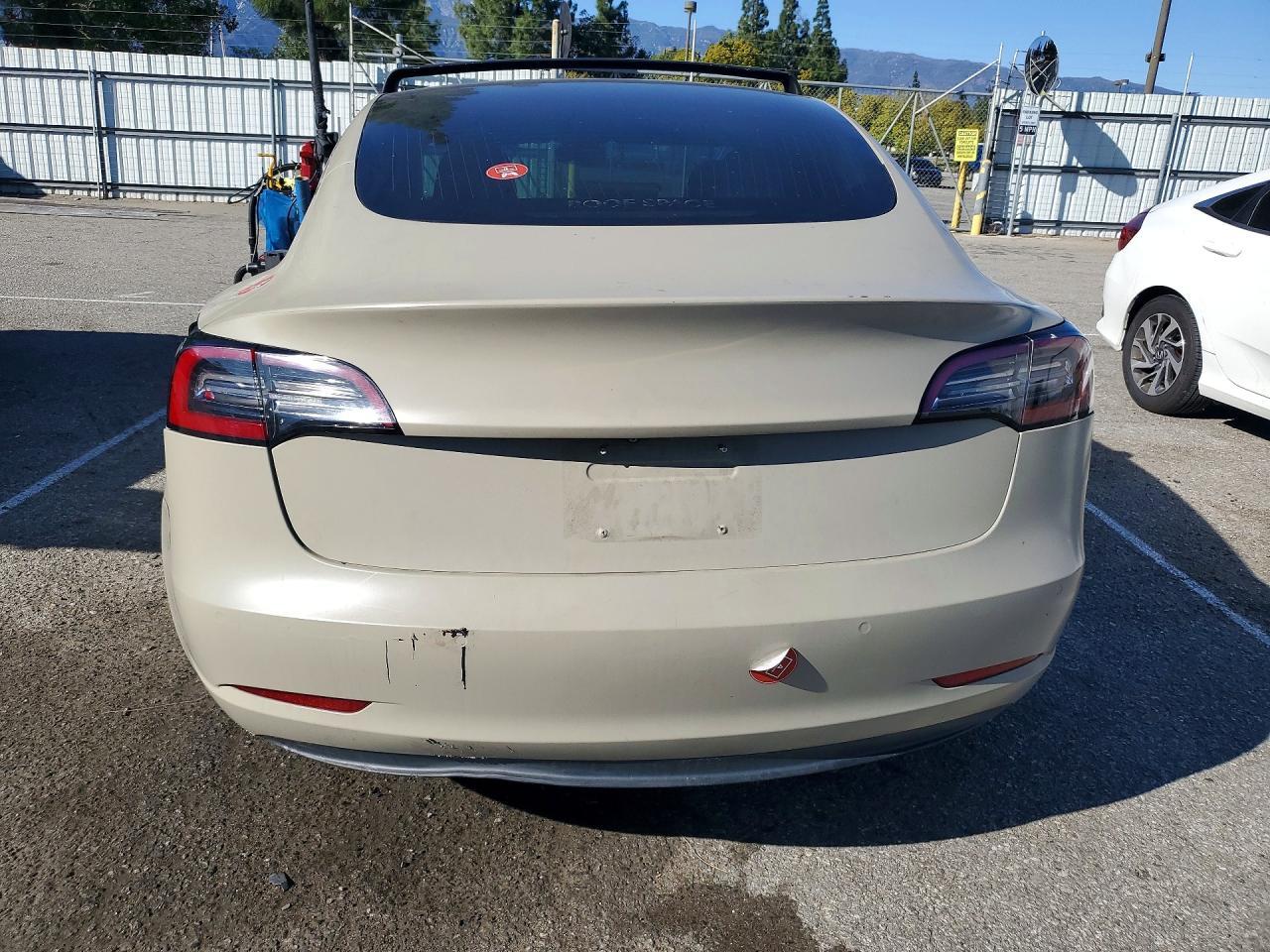 2018 Tesla Model 3 - Фото 6