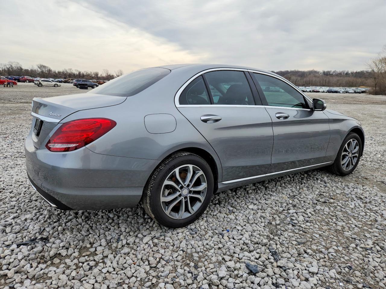 2015 Mercedes-Benz C 300 4Matic - Фото 3