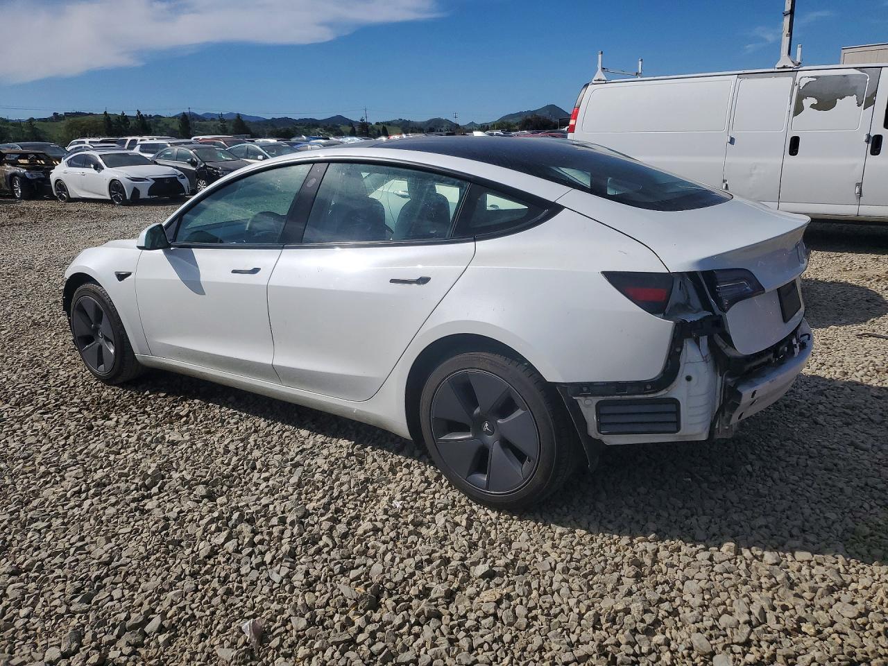 2021 Tesla Model 3 - Фото 2