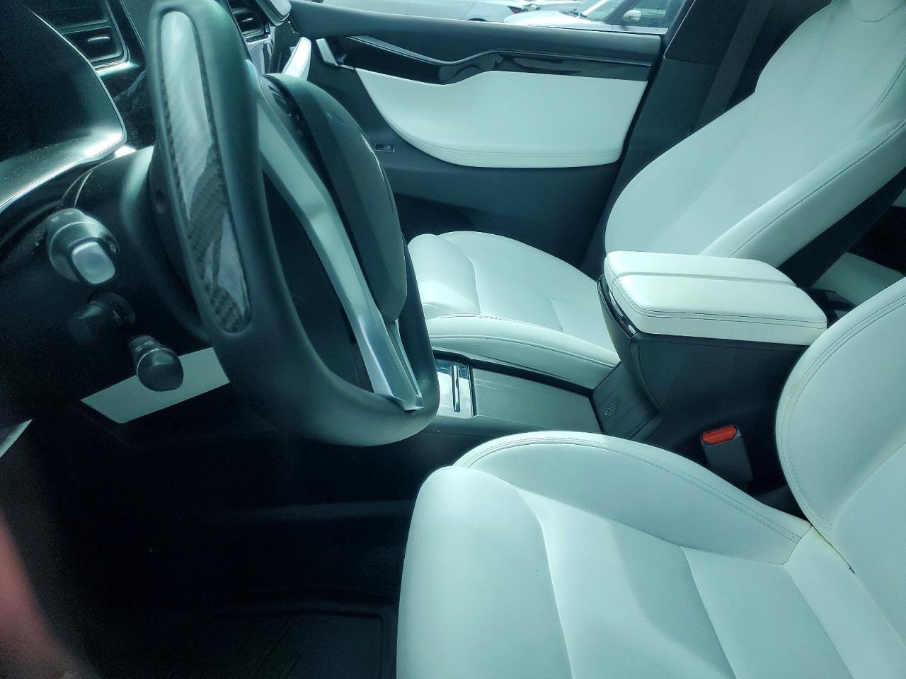 2020 Tesla Model X - Image 7