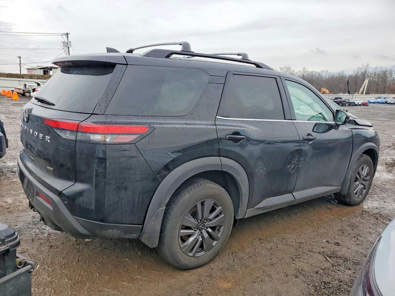 2025 Nissan Pathfinder Sv - Image 3
