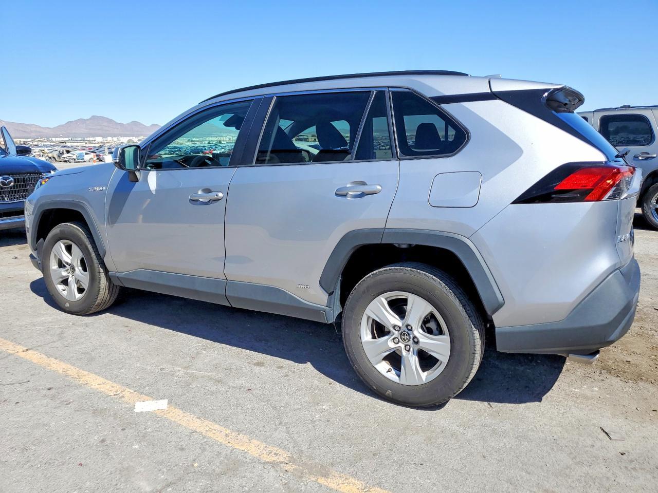 2021 Toyota Rav4 Hybrid Xle - Image 2