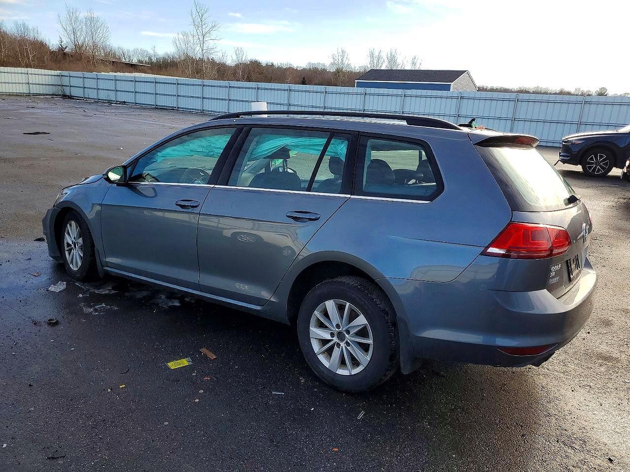 2017 Volkswagen Golf Sportwagen S - Image 2
