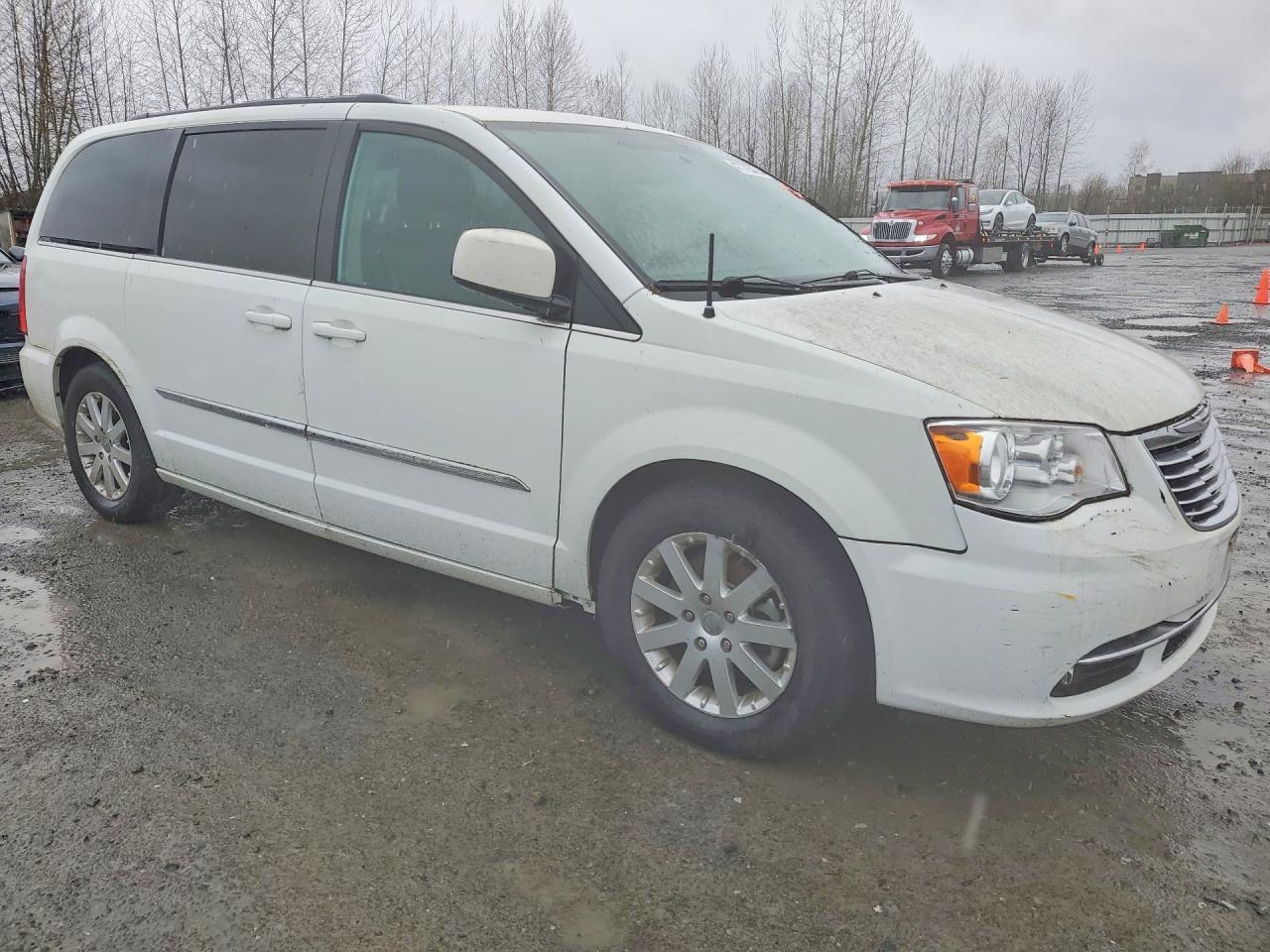 2015 Chrysler Town & Country Touring - Фото 4