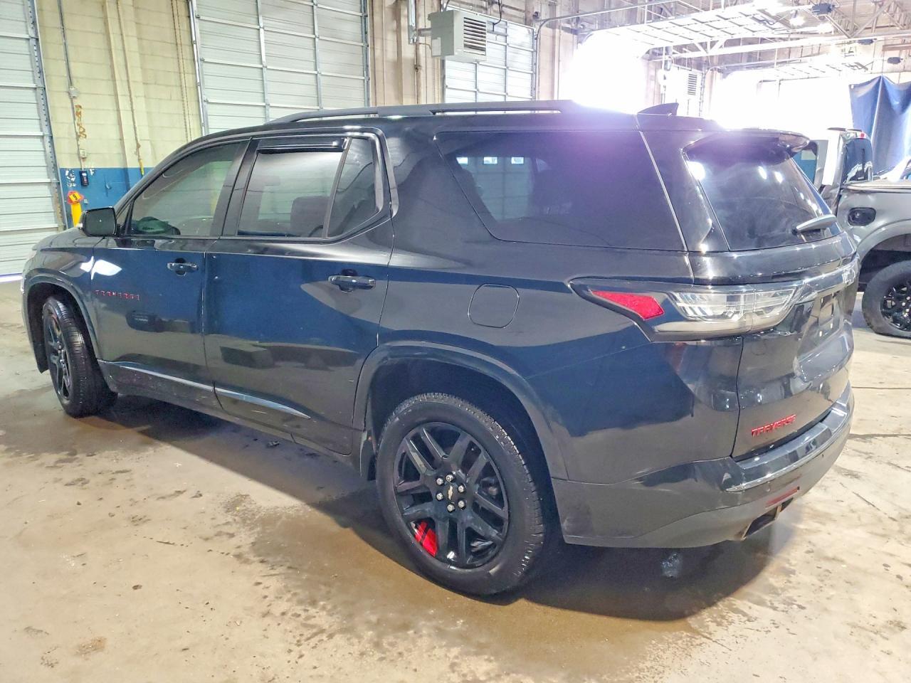 2019 Chevrolet Traverse Premier - Фото 2