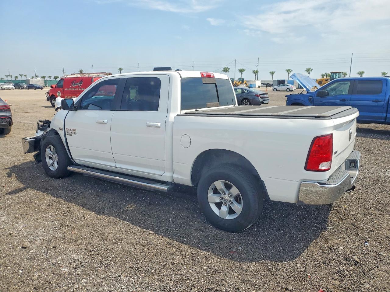 2019 Ram 1500 Classic Slt - Image 2