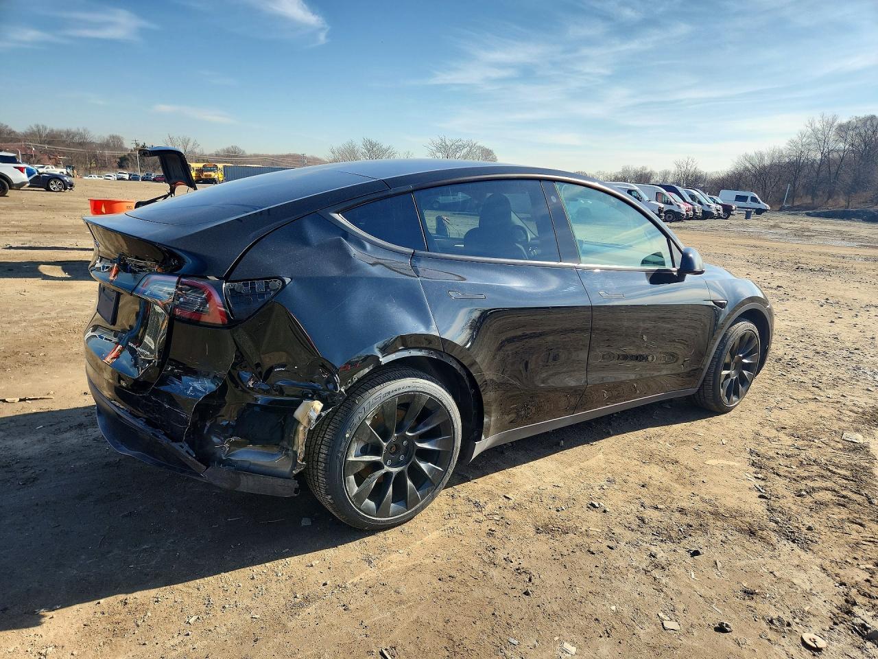 2023 Tesla Model Y - Image 3