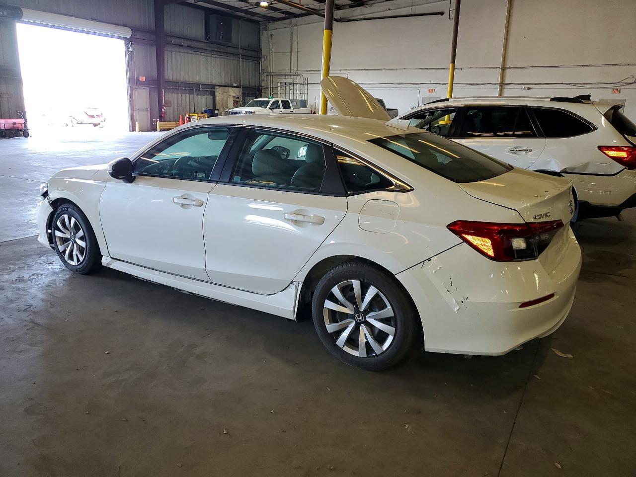 2022 Honda Civic Touring - Image 2