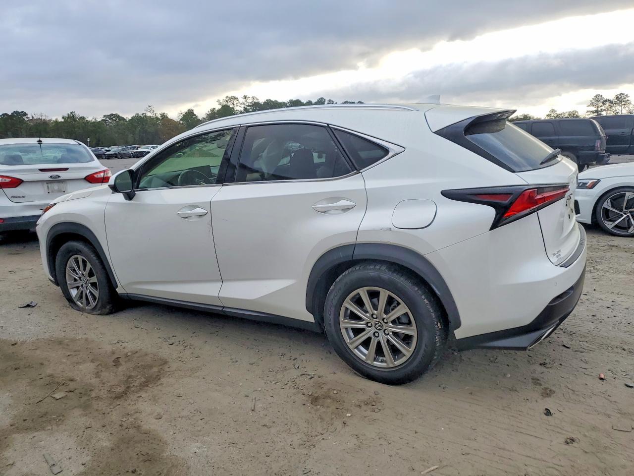 2021 Lexus Nx 300 Base - Фото 2