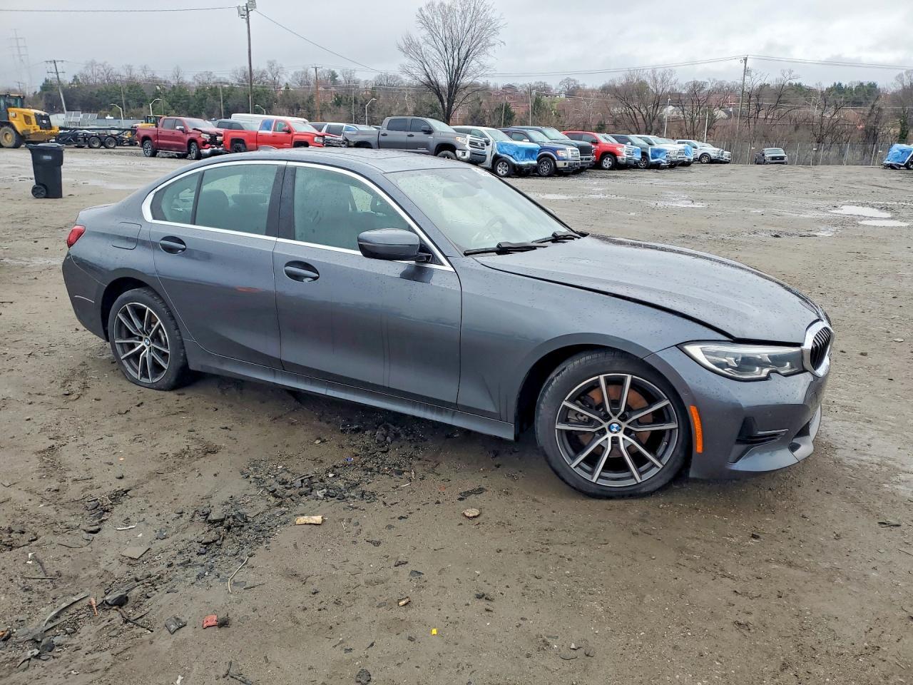 2020 BMW 330I - Фото 4
