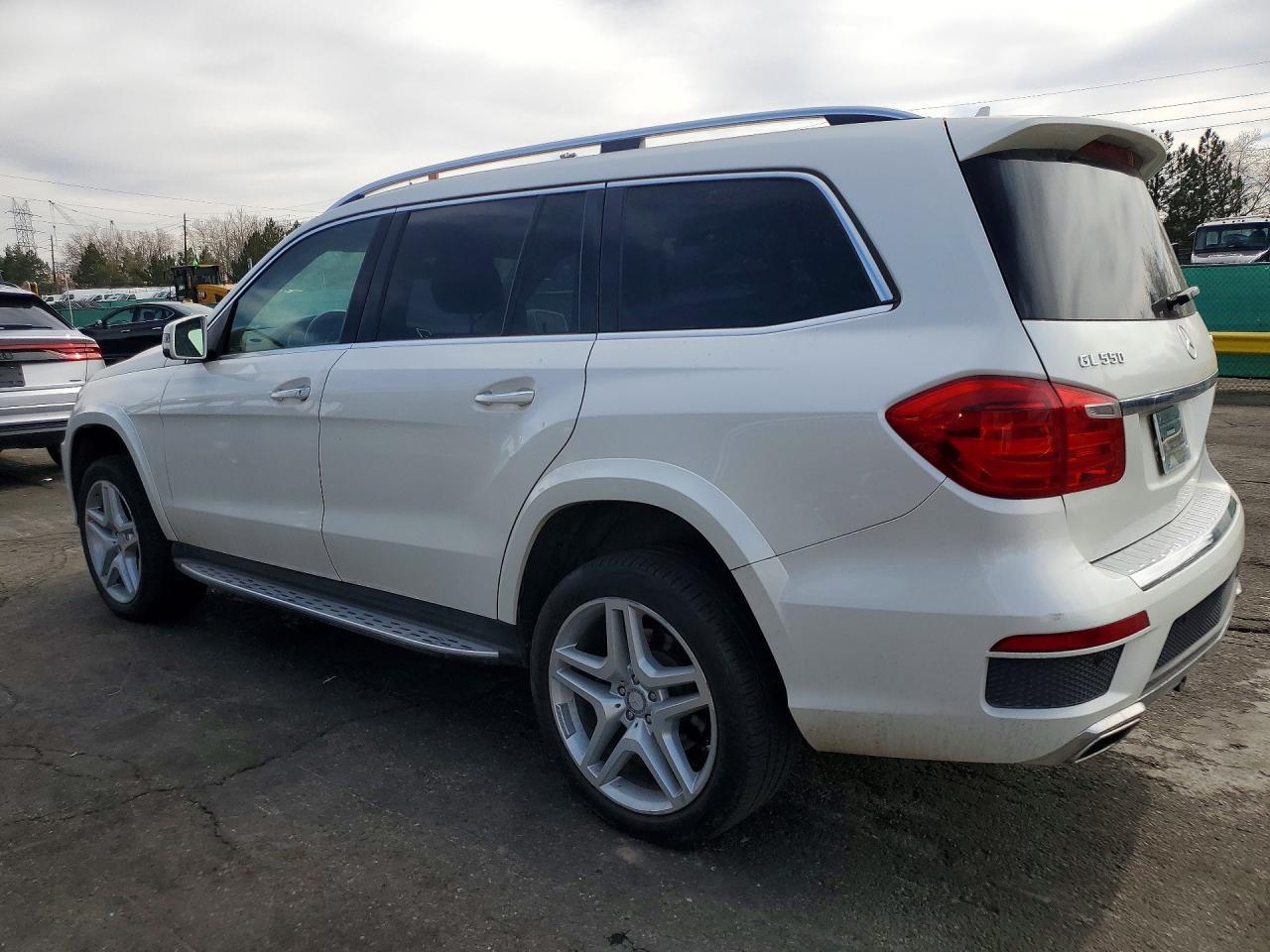 2015 Mercedes-Benz Gl 550 4Matic - Фото 2
