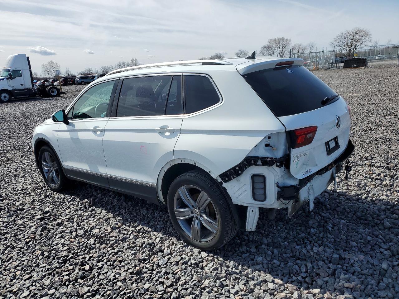 2020 Volkswagen Tiguan Se - Image 2