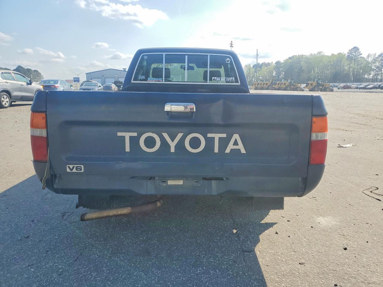 1990 Toyota Pickup Deluxe - Фото 6