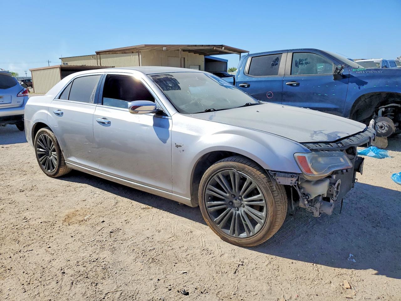 2011 Chrysler 300C - Image 4