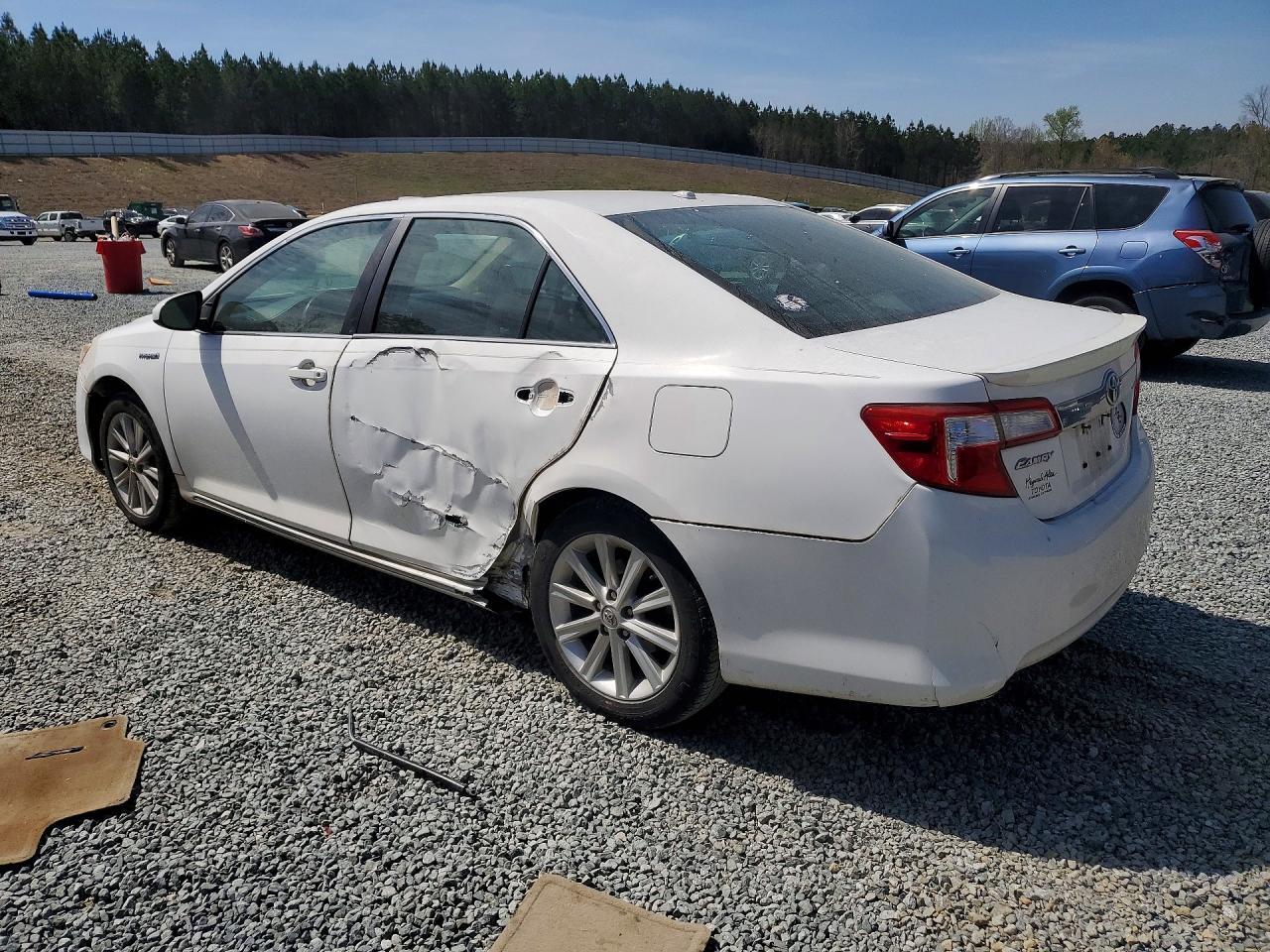 2014 Toyota Camry Hybrid Xle - Фото 2