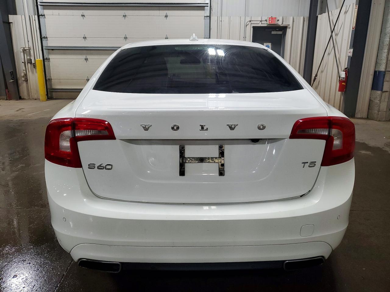 2014 Volvo S60 T5 - Image 6