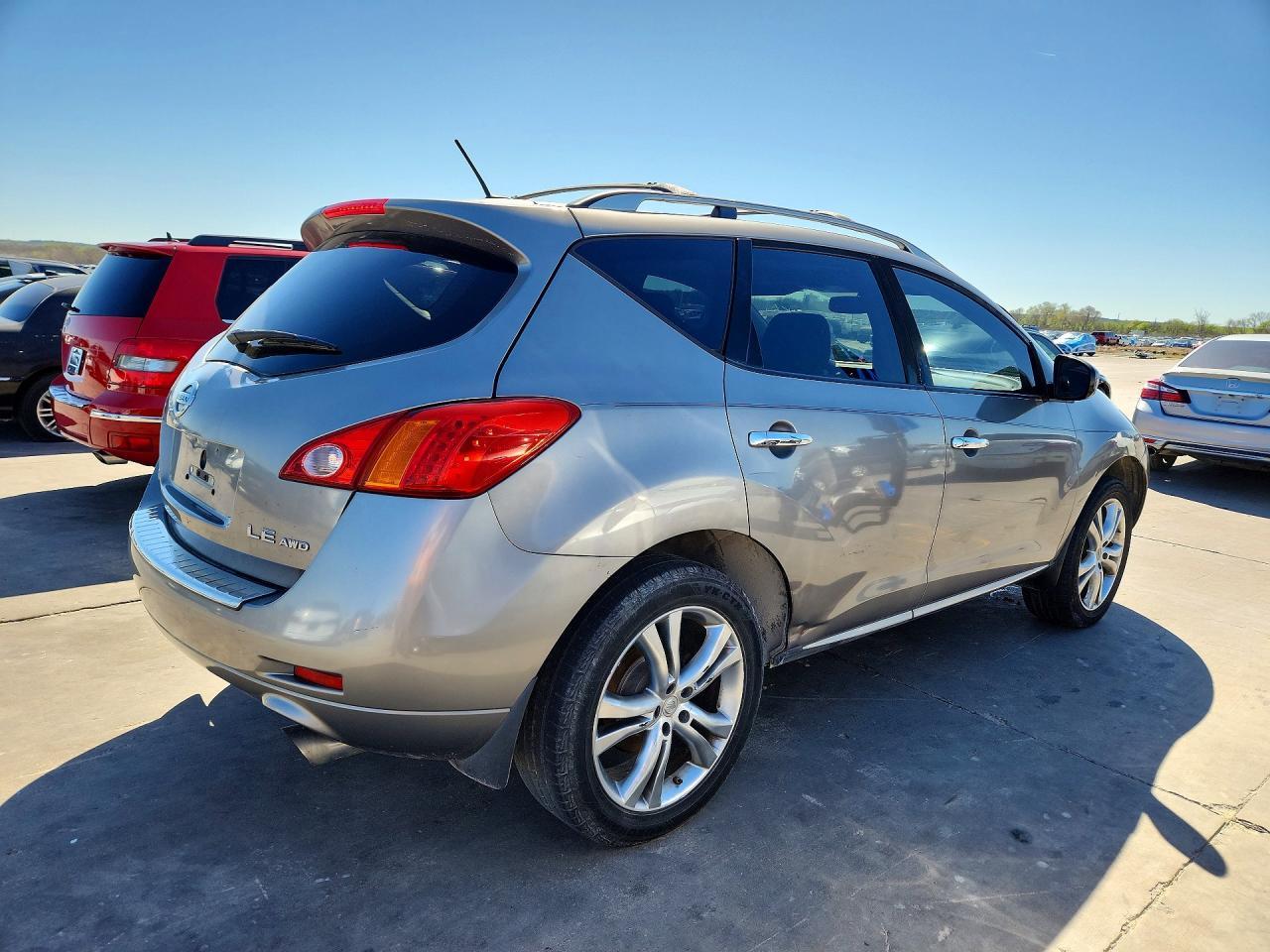 2010 Nissan Murano S - Фото 3