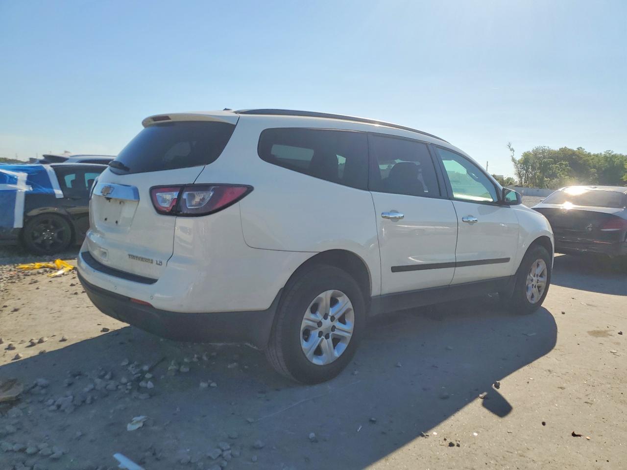 2015 Chevrolet Traverse Ls - Image 3