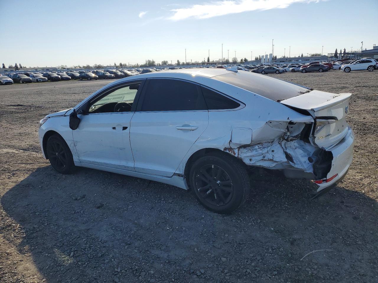 2015 Hyundai Sonata Se - Image 2