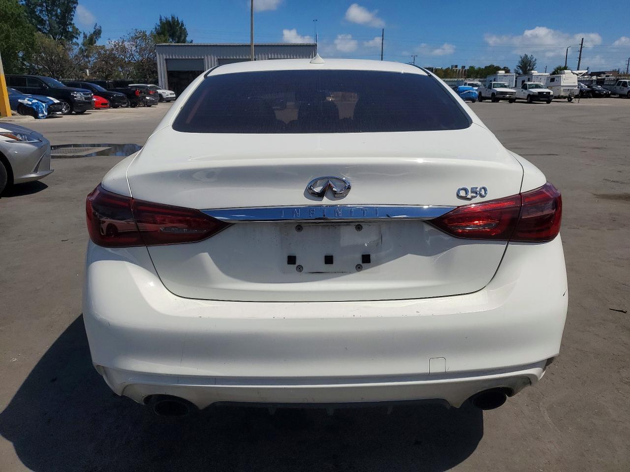 2018 Infiniti Q50 3.0T Luxe - Фото 6