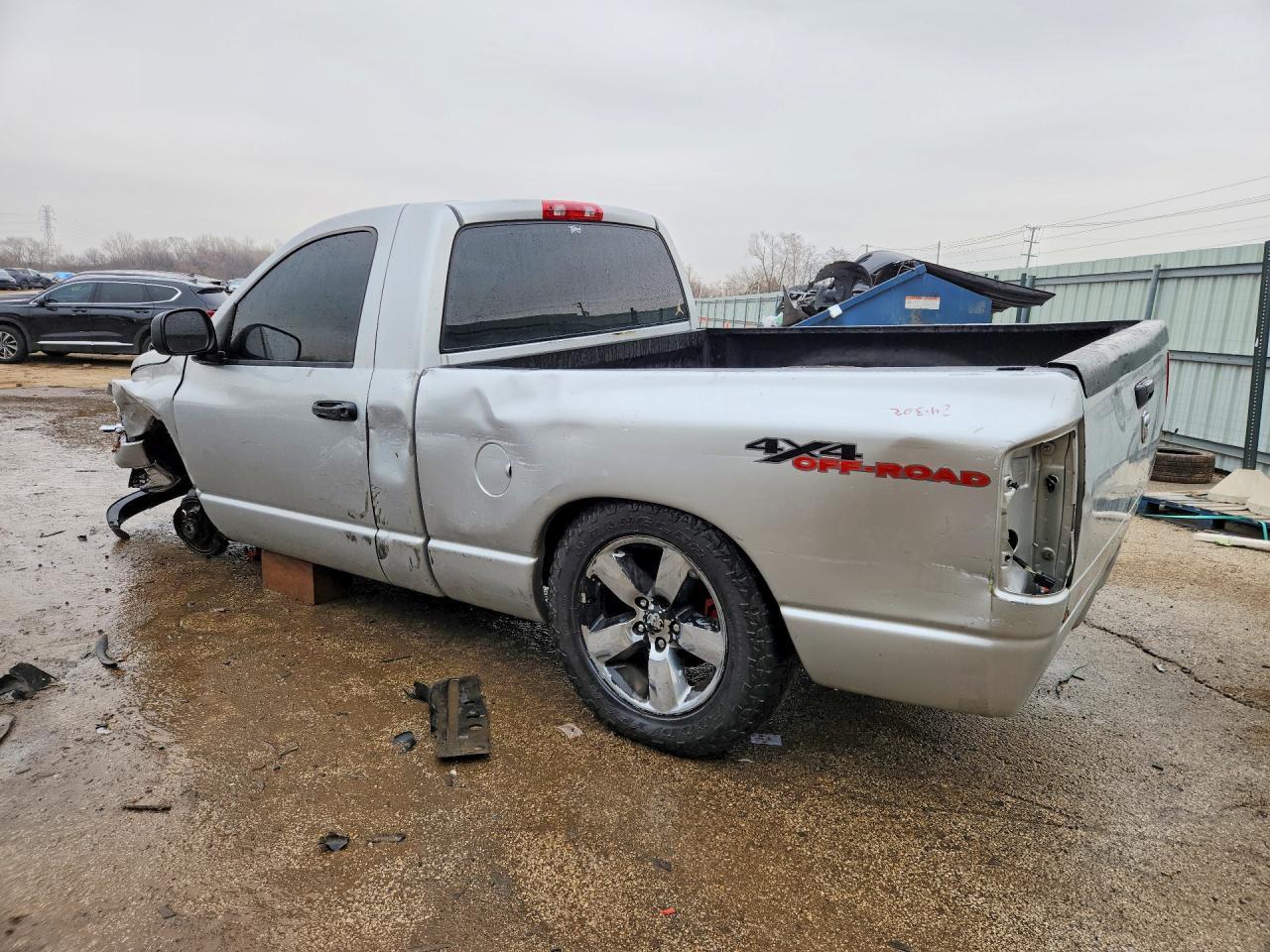 2004 Dodge Ram 1500 St - Фото 2
