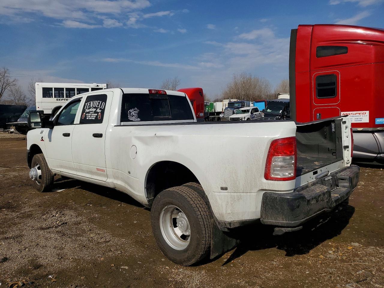 2024 Ram 3500 Tradesman - Фото 2