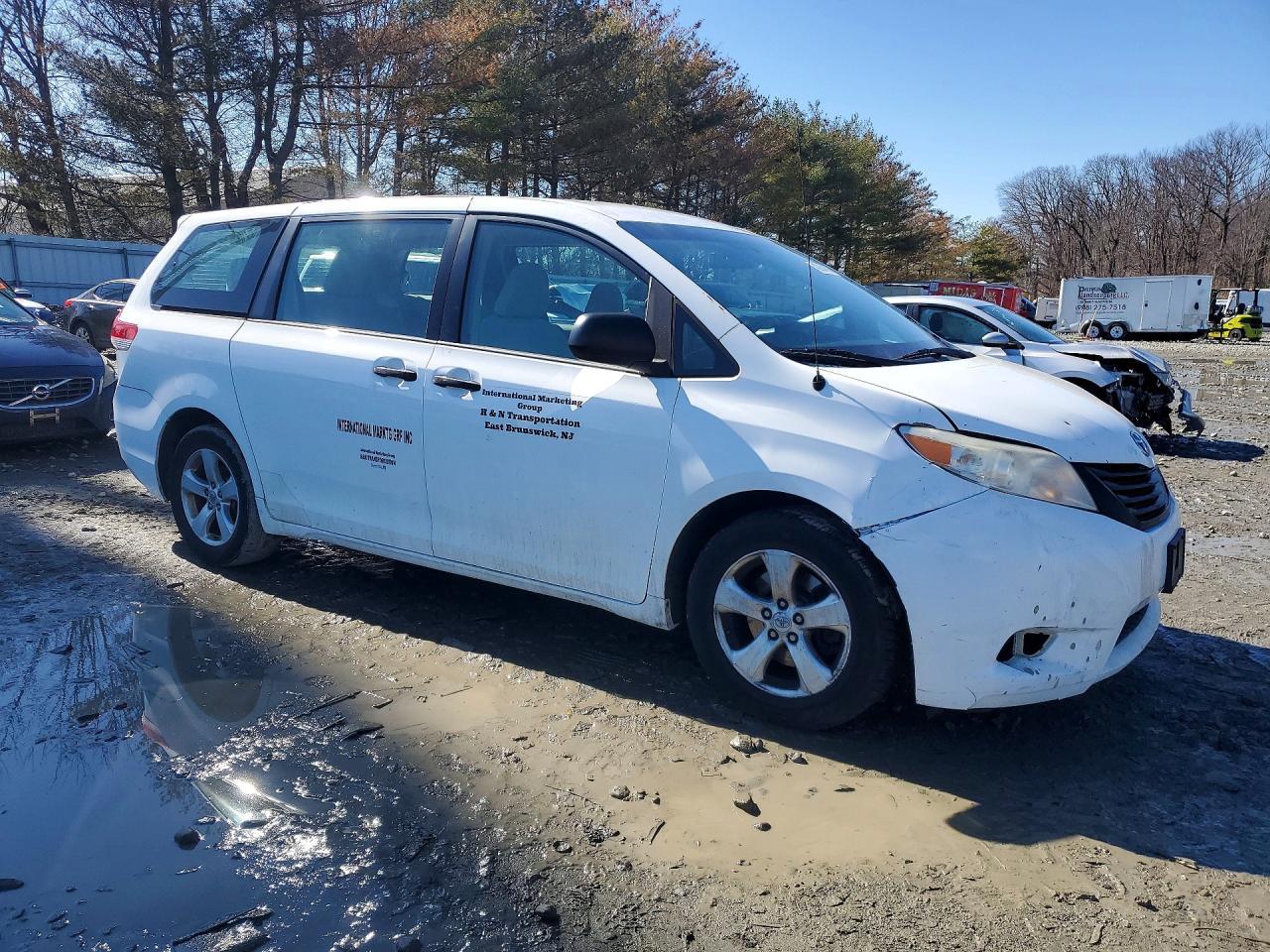 2014 Toyota Sienna L 7-Passenger - Фото 4