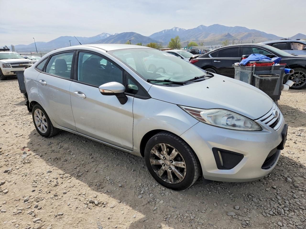 2013 Ford Fiesta Se - Фото 4