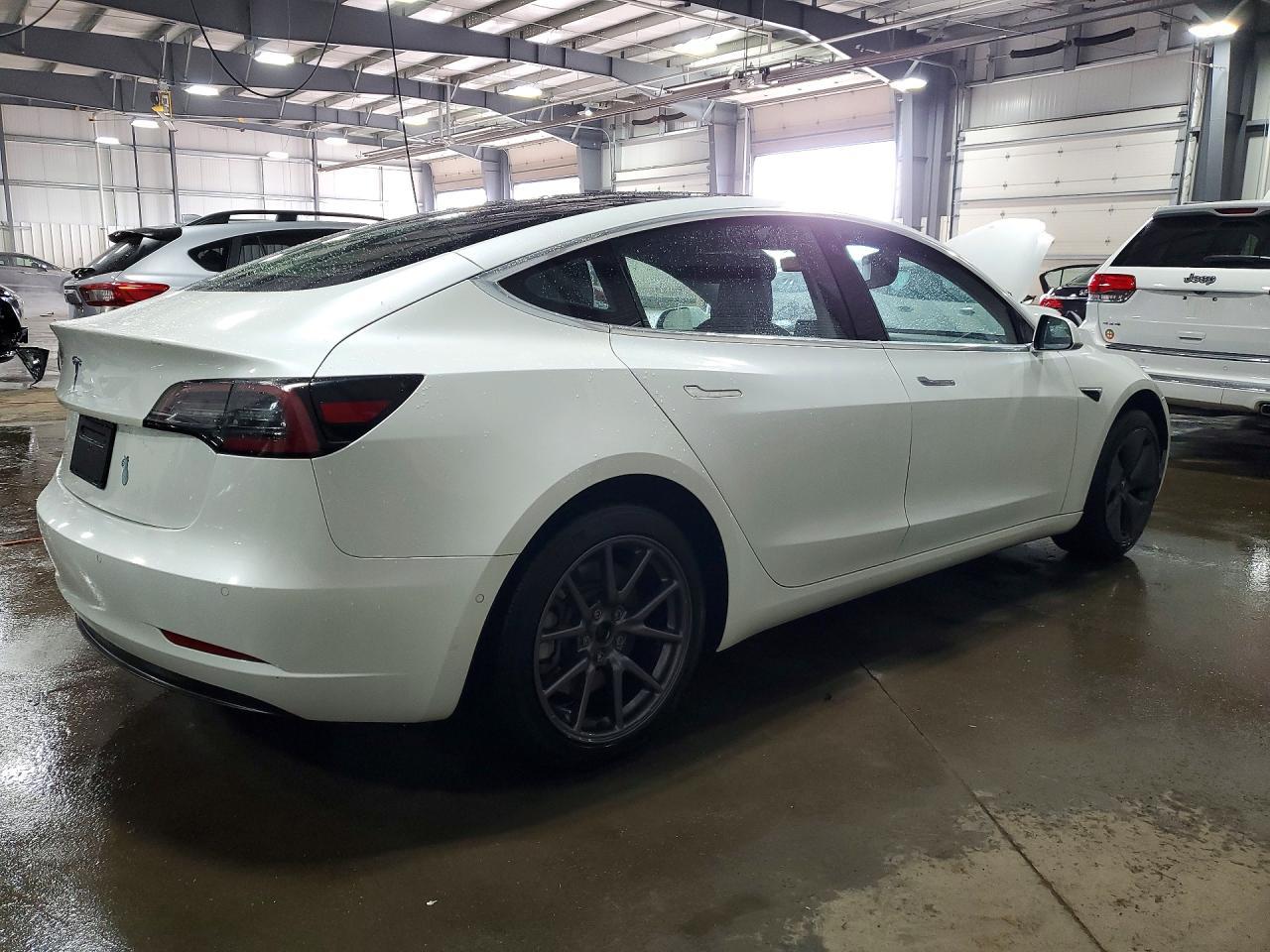 2020 Tesla Model 3 - Image 3