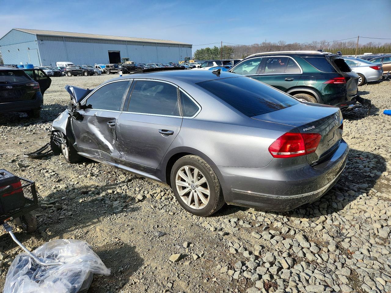 2013 Volkswagen Passat Sel - Фото 2