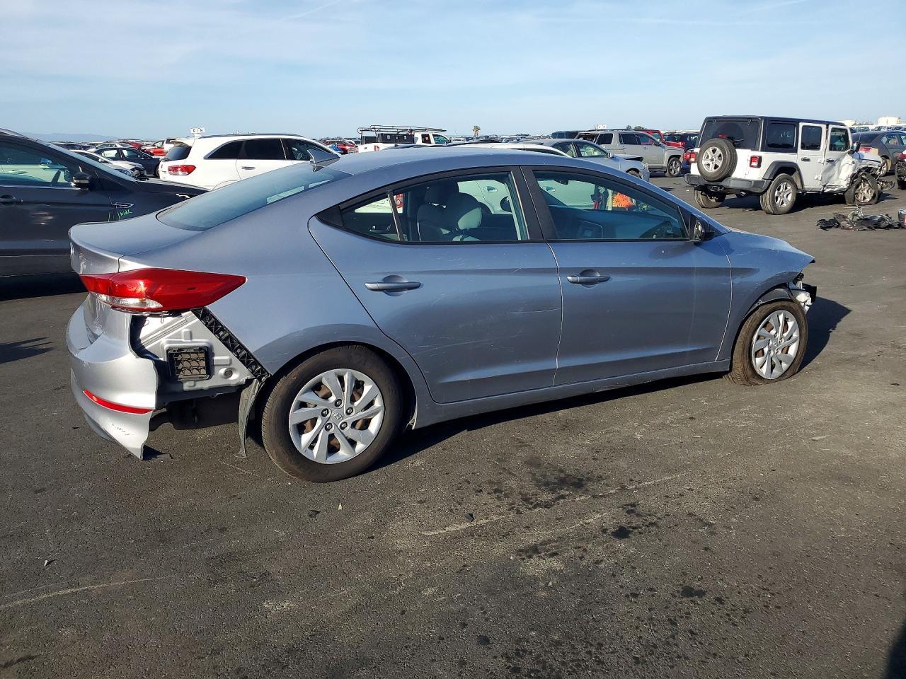 2017 Hyundai Elantra Se - Image 3