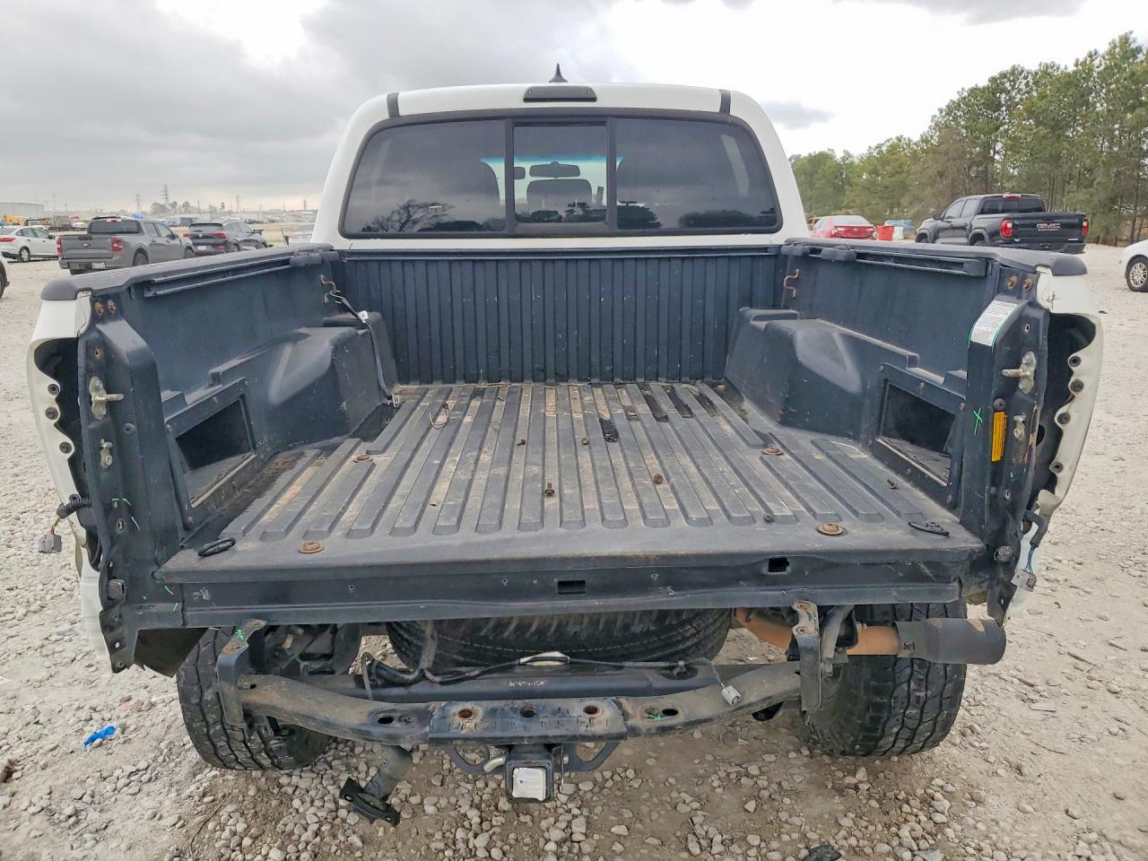 2015 Toyota Tacoma V6 - Image 6