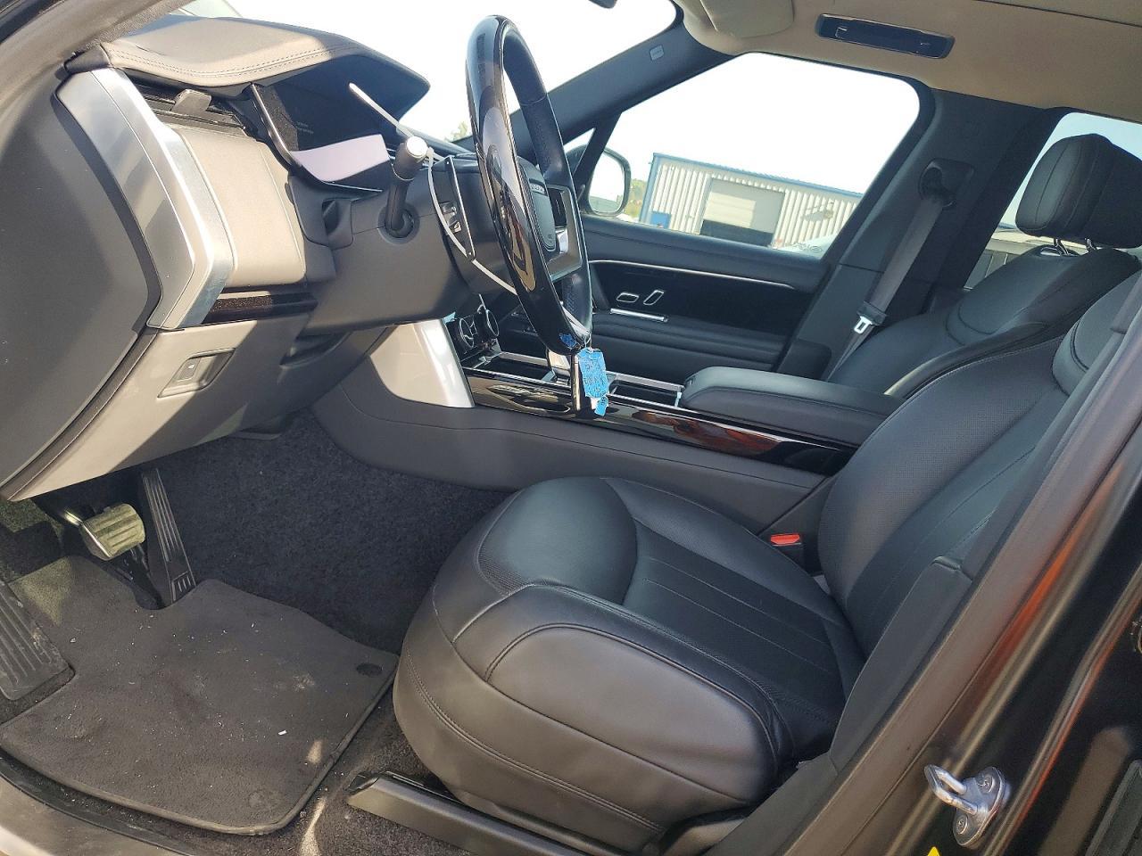 2023 Land Rover Range Rover Se - Image 7
