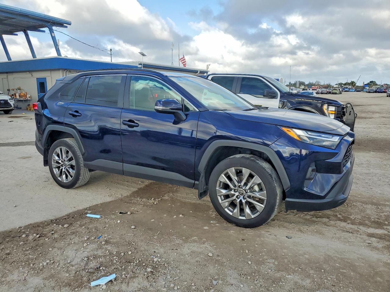 2024 Toyota Rav4 Xle Premium - Фото 4
