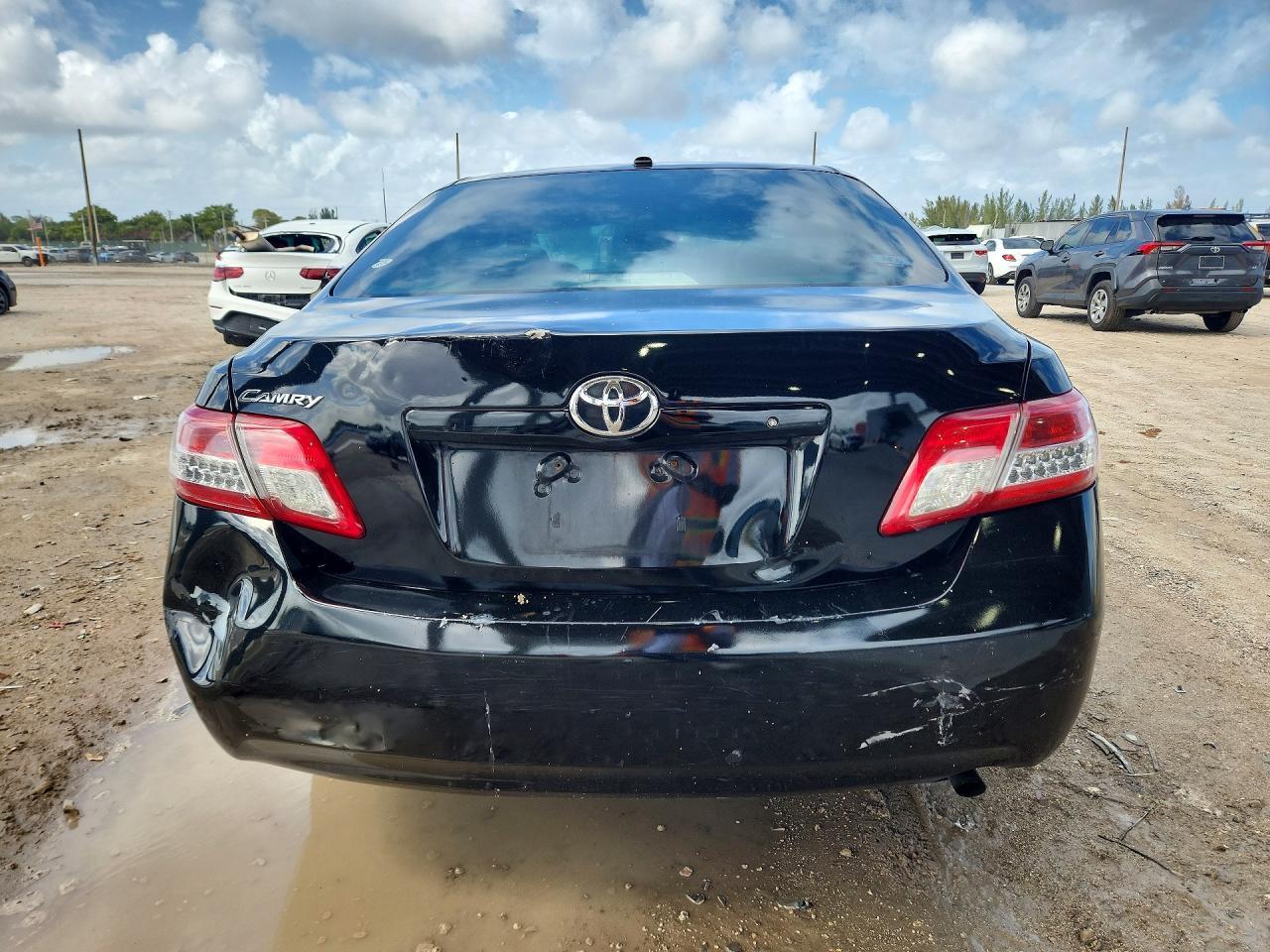 2011 Toyota Camry Base - Фото 6