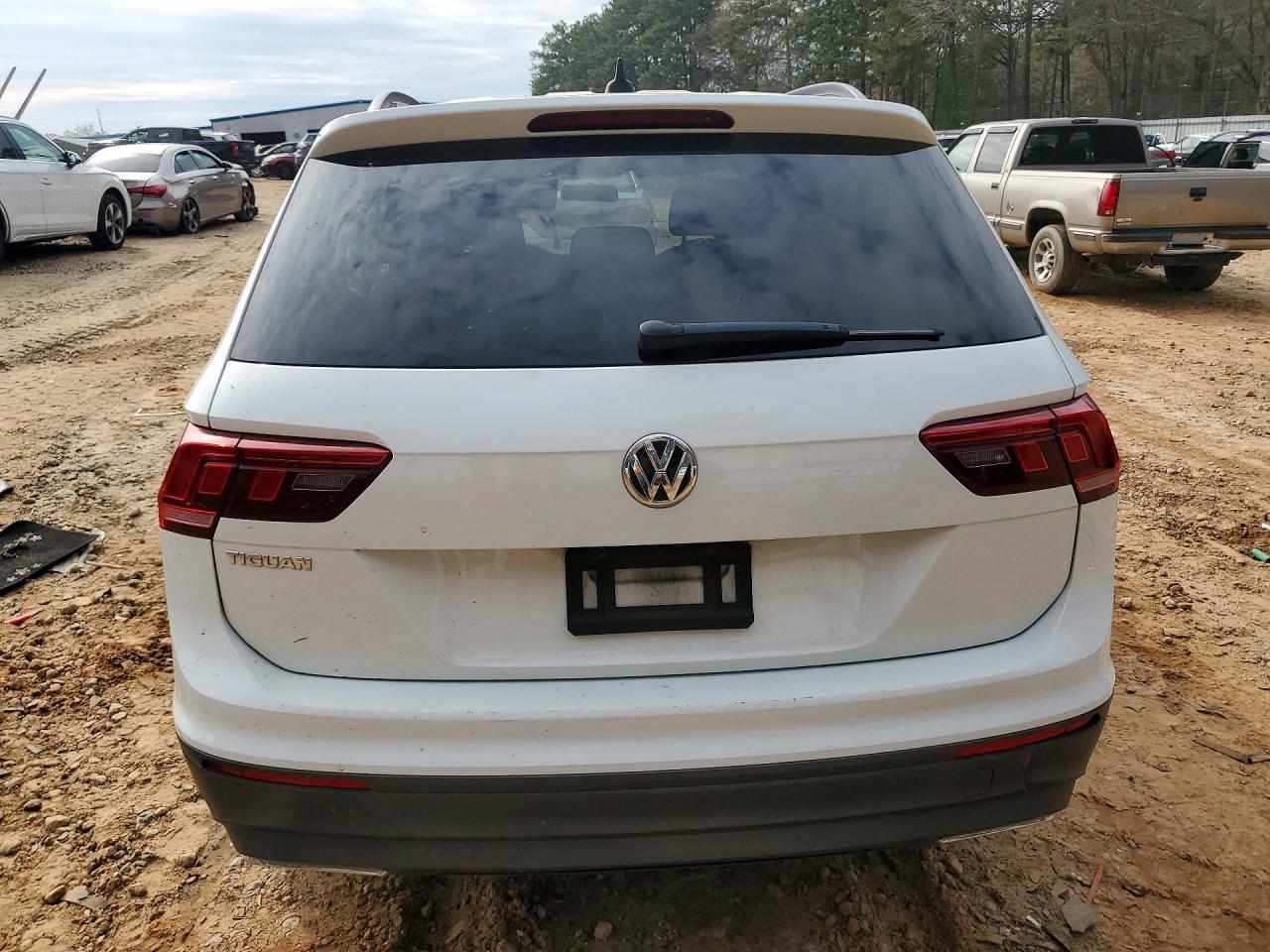 2020 Volkswagen Tiguan S - Фото 6